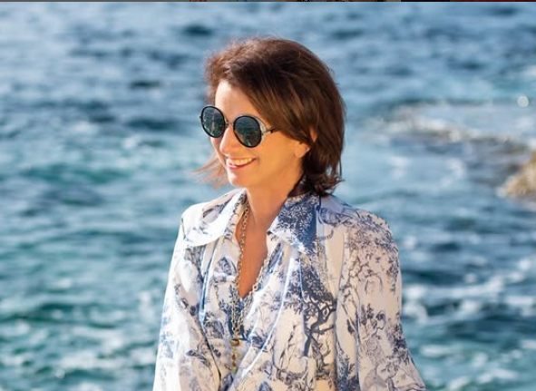 Claudia Obert Claudia Obert
